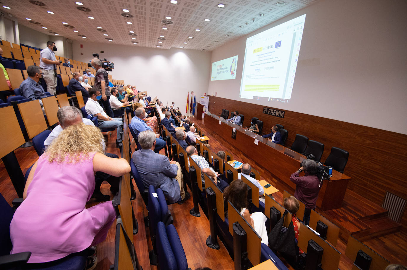 Fotos: Valle Miguélez preside la inauguración de la Oficina Acelera Pyme