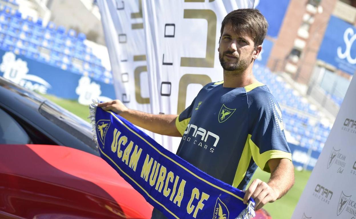 Presentación de Mario Abenza como nuevo jugador del UCAM.