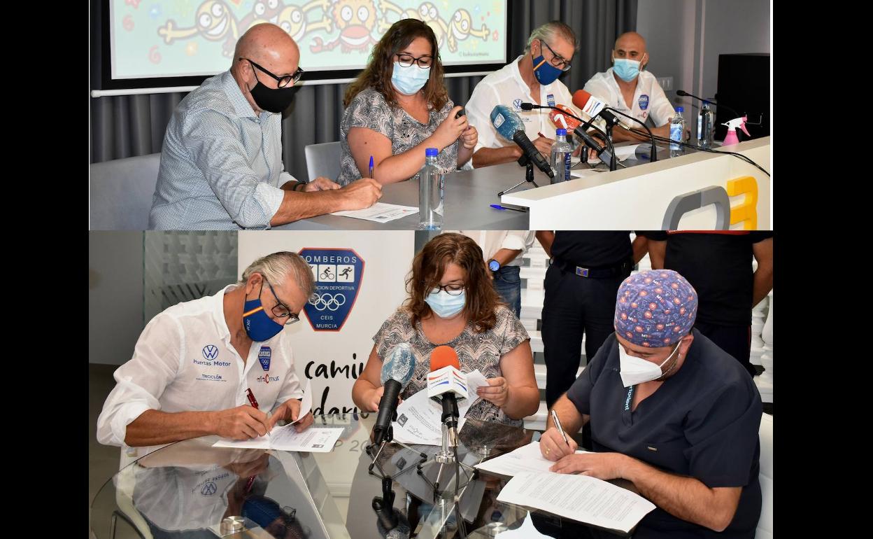 Arriba, la firma del convenio en las instalaciones del grupo Reina; abajo, el momento de suscribir el acuerdo en Ortodent 