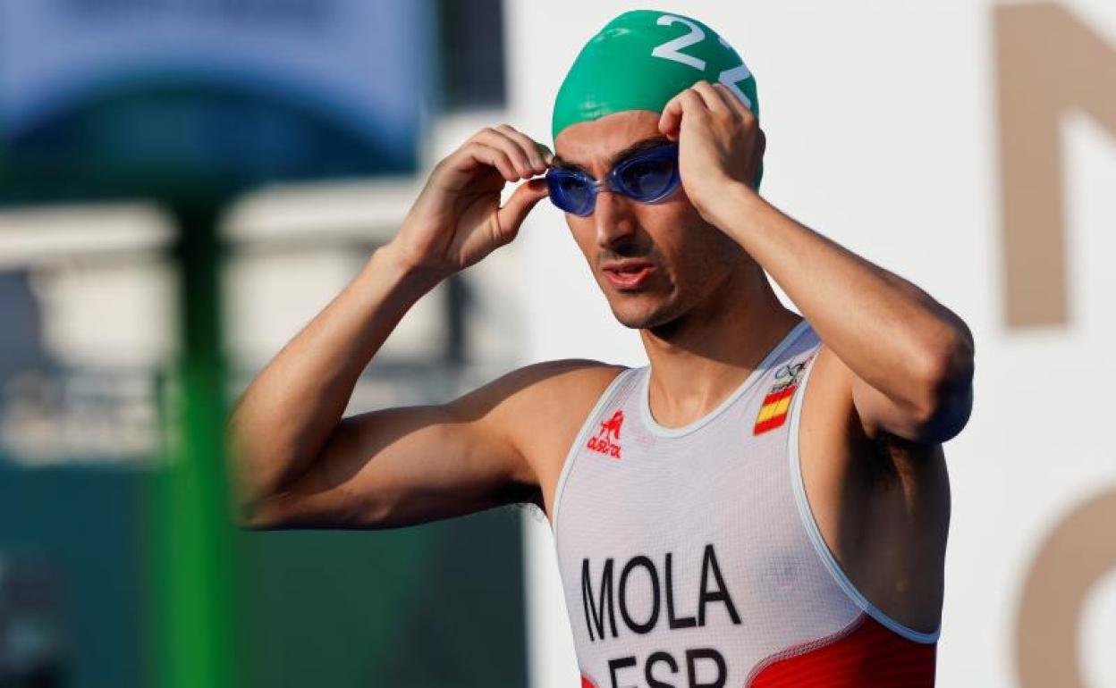 Mario Mola, durante la prueba de triatlón masculino en Tokio.