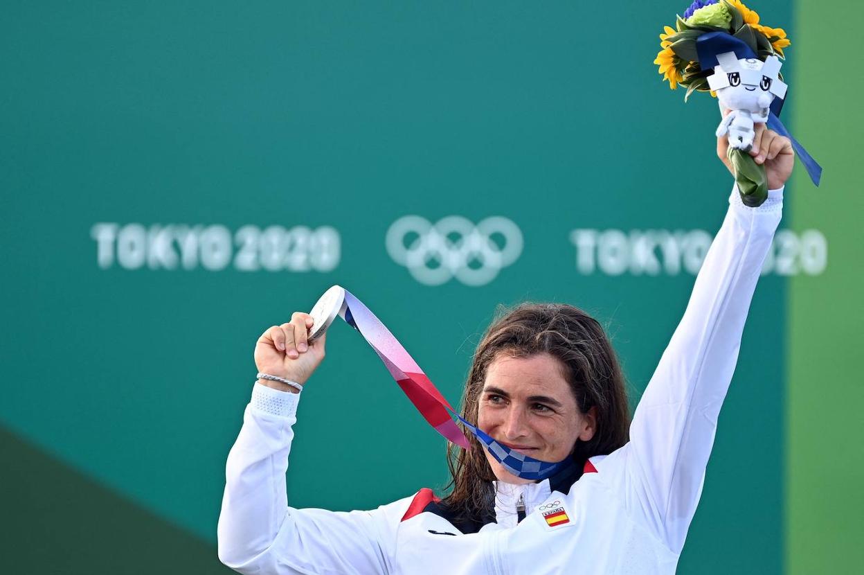 Maialen, emocionado con su medalla de plata.