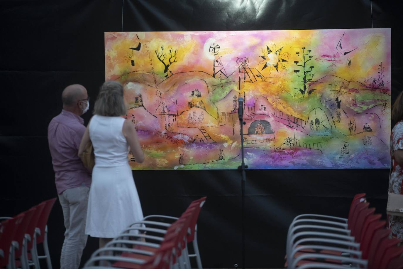 Fotos: Arte para engalanar el nuevo escenario del Cante de las Minas