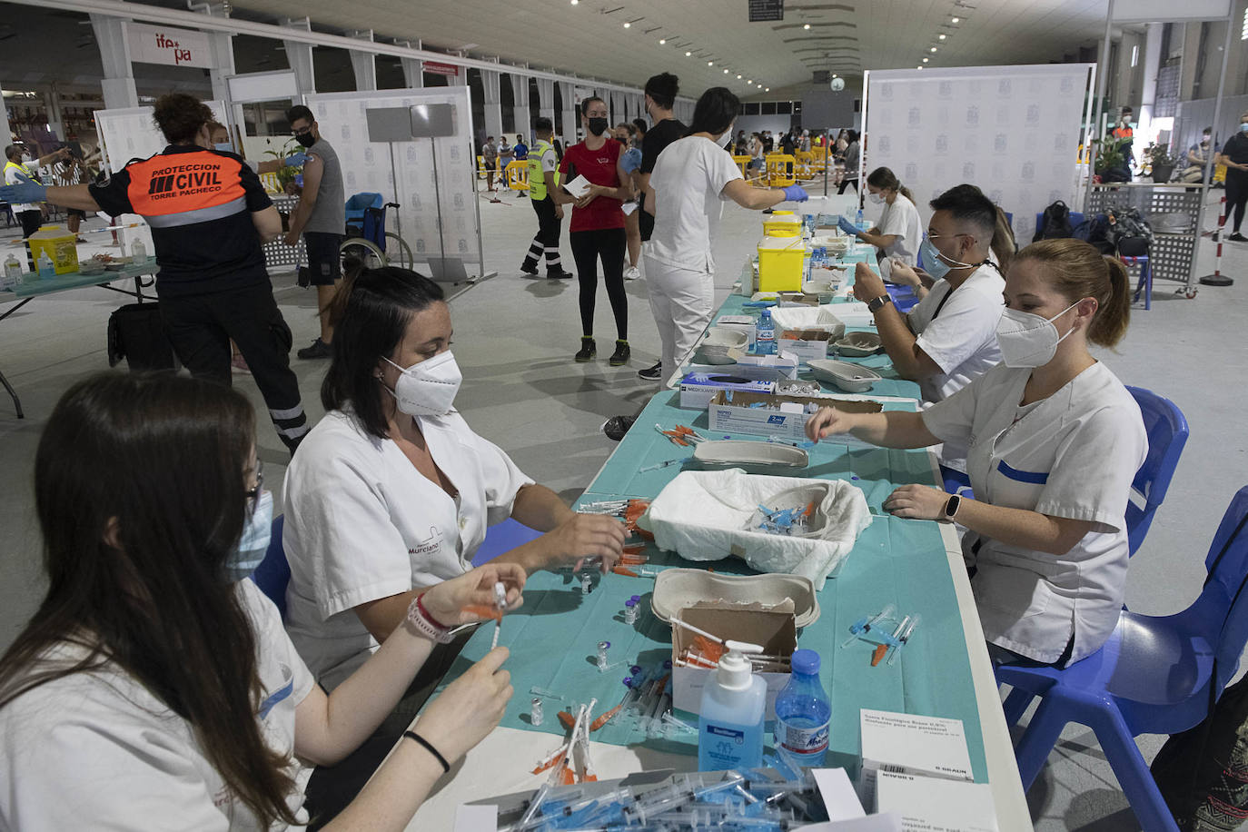 Fotos: Vacuna contra la Covid-19 en Torre Pacheco