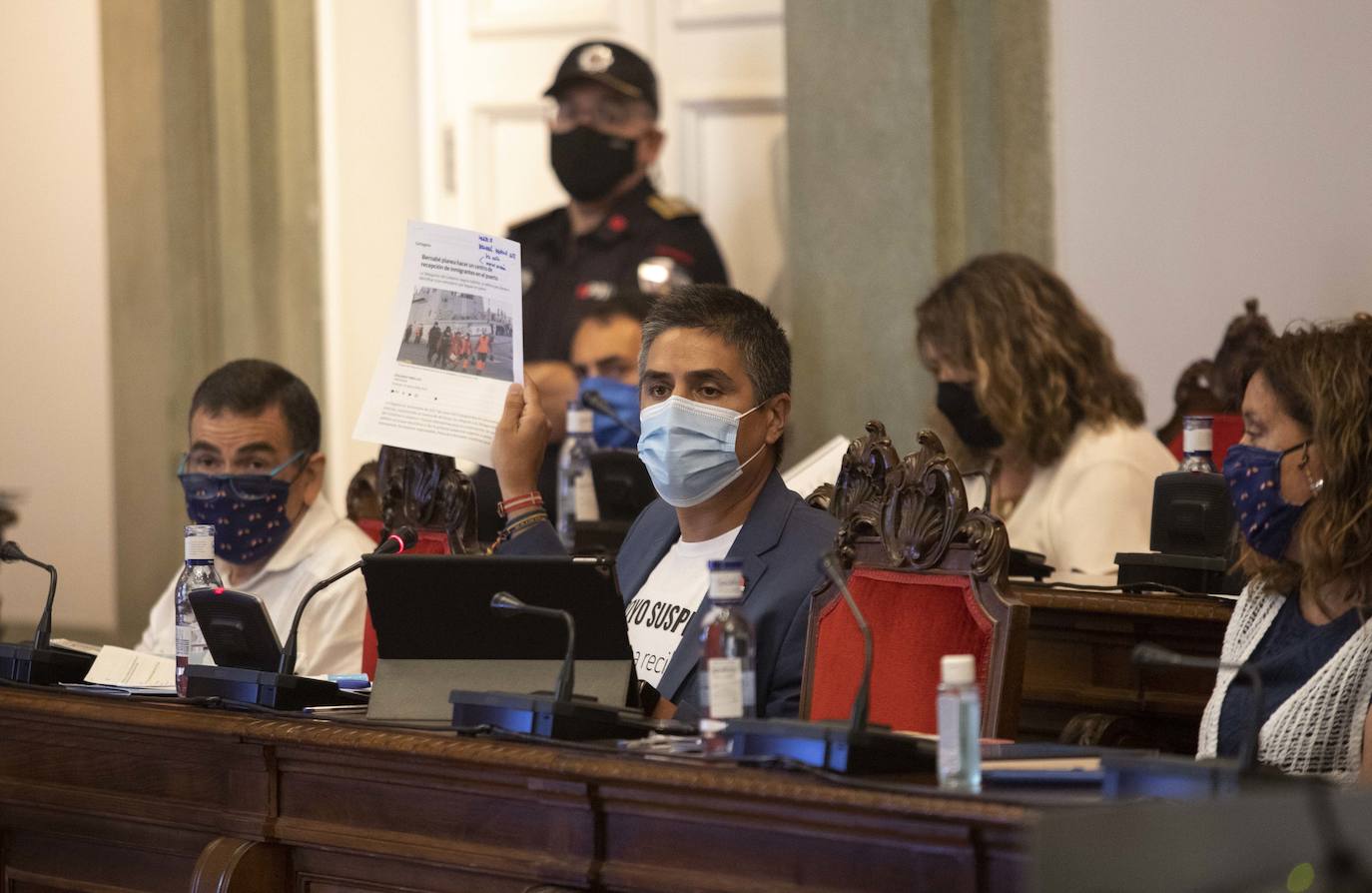 Fotos: El Pleno de Cartagena exige a Vélez un debate inmediato y abierto sobre la ubicación del Centro de Extranjeros