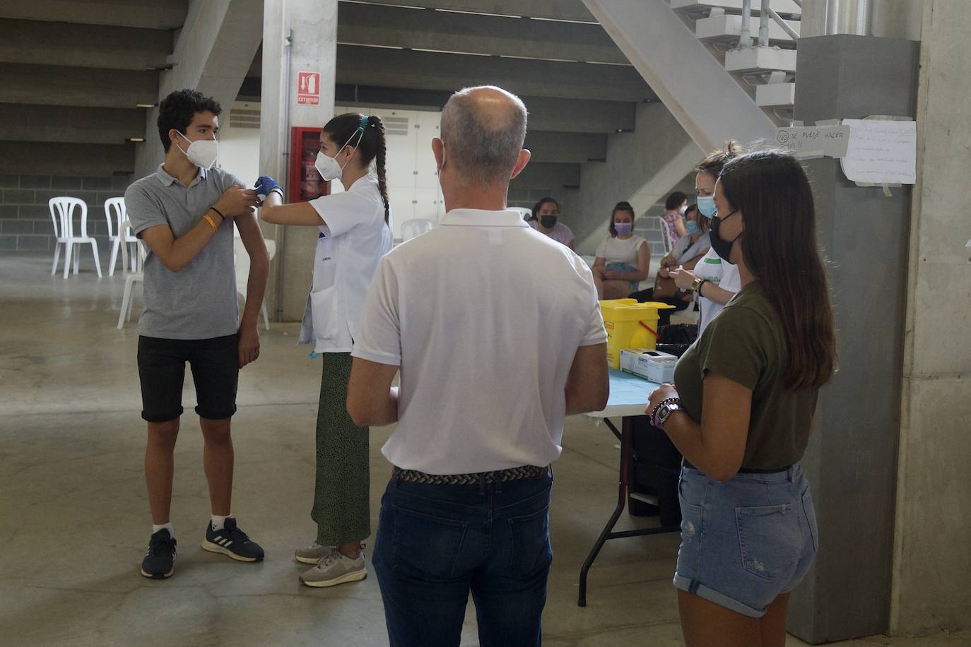 Fotos: Vacunación a los jóvenes de 12 a 19 años este lunes en Murcia