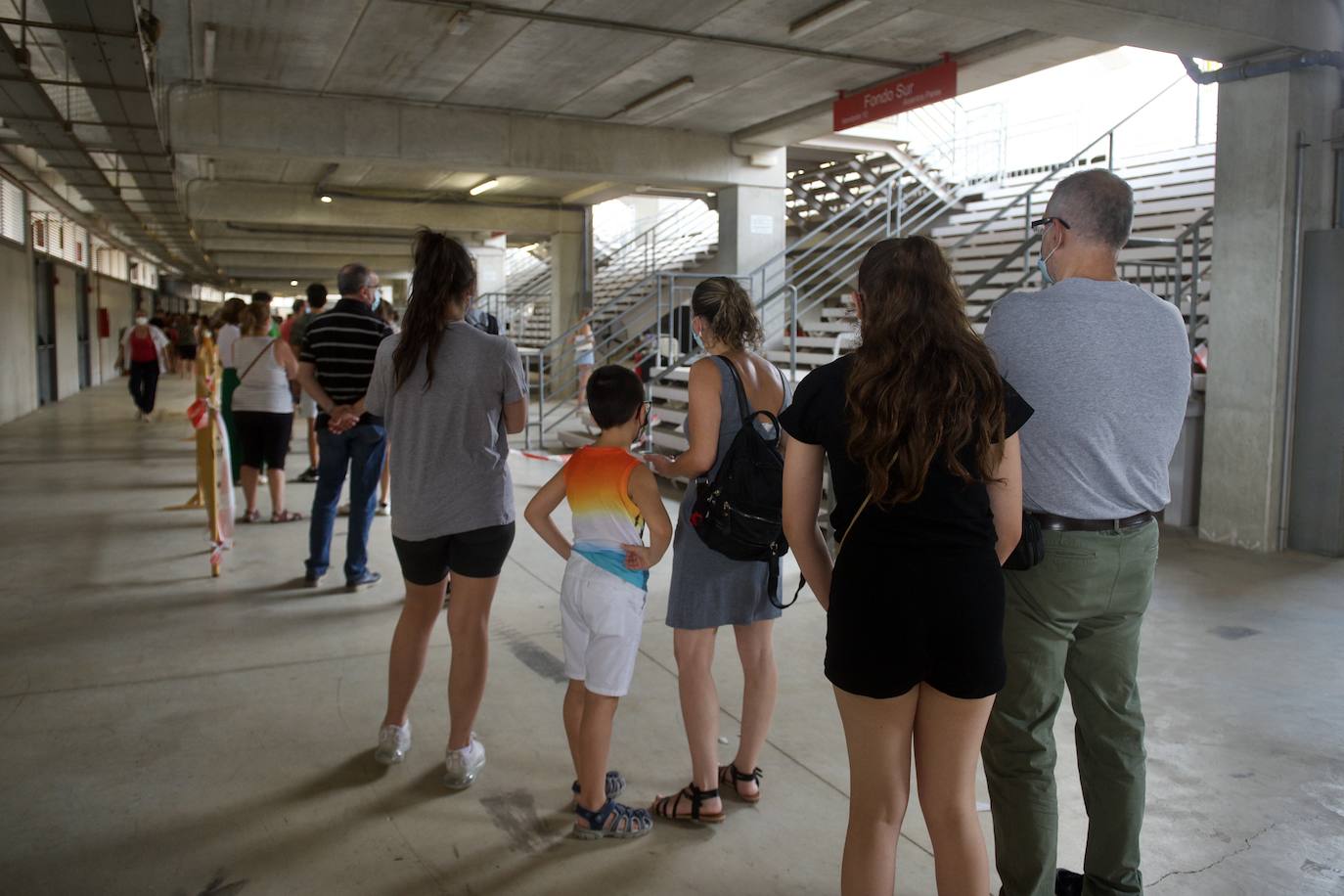 Fotos: Vacunación a los jóvenes de 12 a 19 años este lunes en Murcia