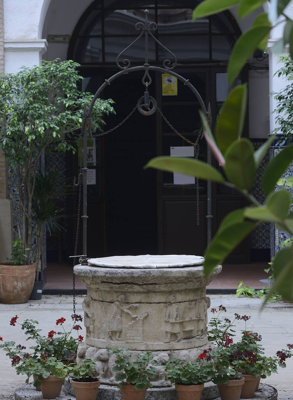 Fotos: Cuadros de Vicente Inglés en el IES Cascales