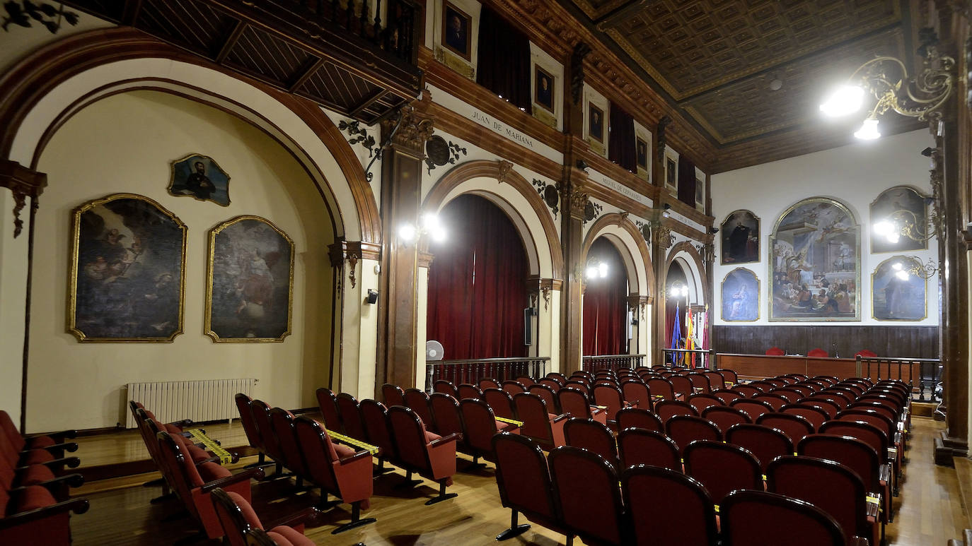 Fotos: Cuadros de Vicente Inglés en el IES Cascales