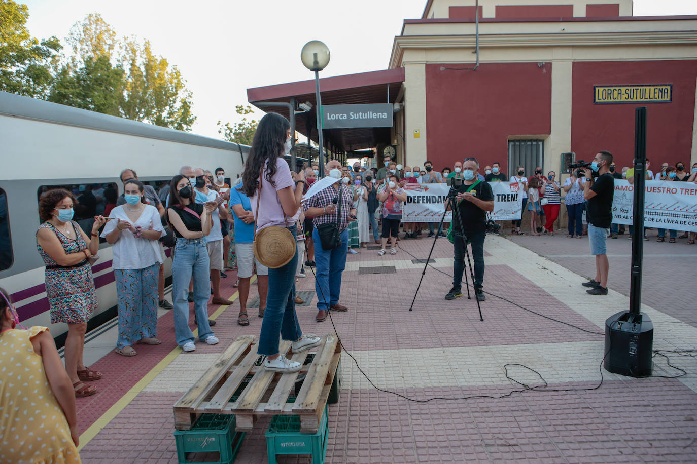 Fotos: Protesta en Lorca contra el cierre de la línea de Cercanías Murcia-Águilas