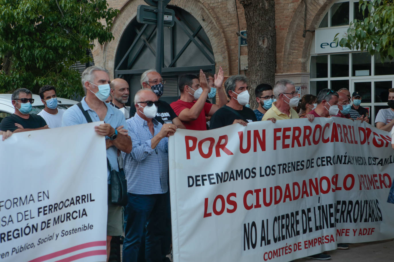 Fotos: Protesta en Lorca contra el cierre de la línea de Cercanías Murcia-Águilas