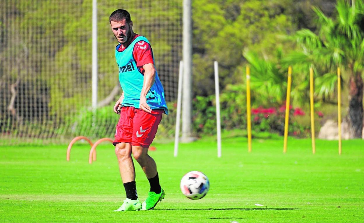 Julio Gracia en un entrenamiento de pretemporada del Real Murcia, en Campoamor, el pasado mes de julio. 