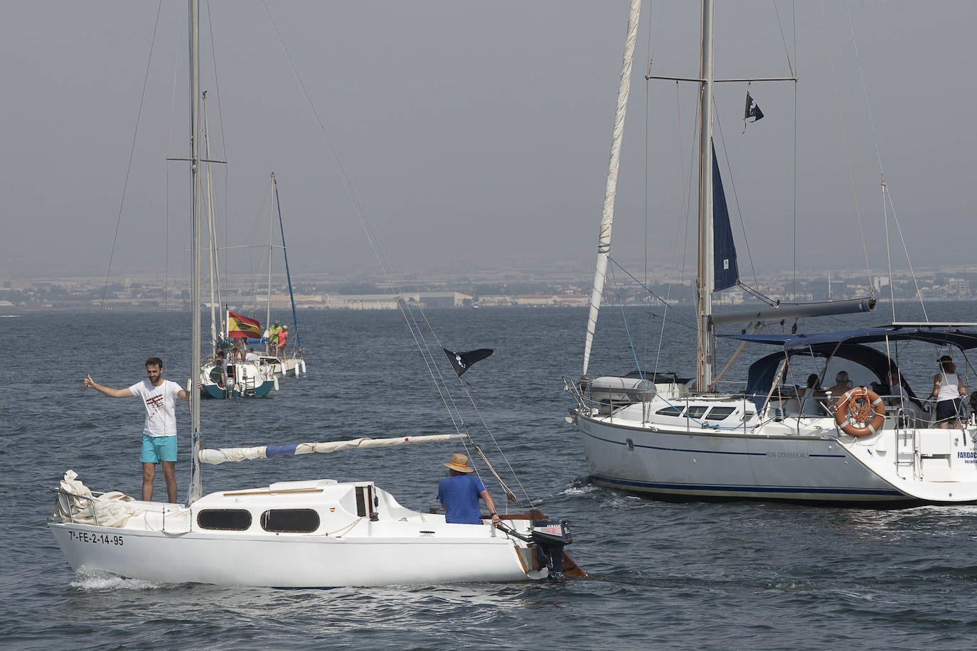 Fotos: Medio centenar de veleros salen a navegar unidos en defensa de una voz propia para el Mar Menor