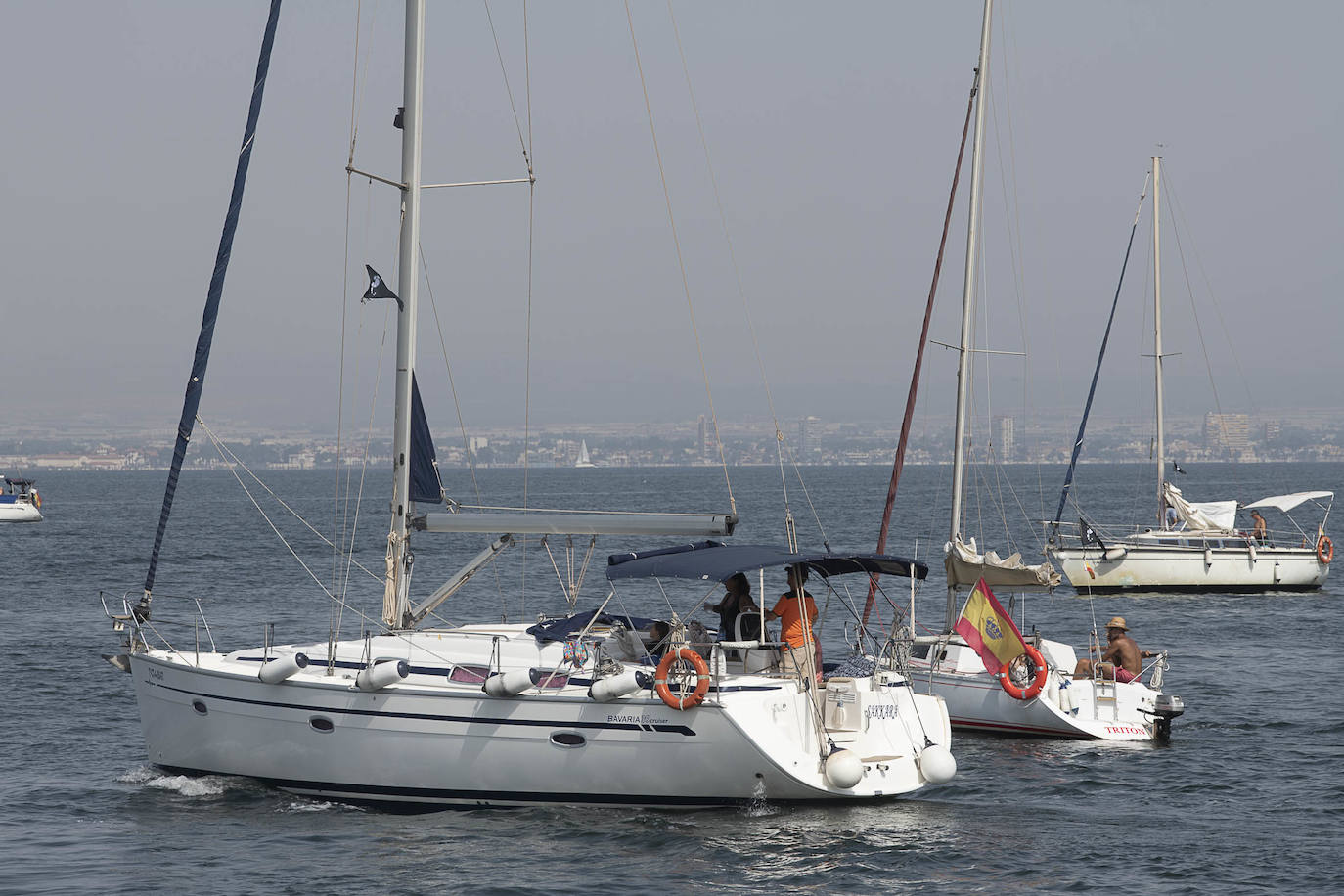 Fotos: Medio centenar de veleros salen a navegar unidos en defensa de una voz propia para el Mar Menor