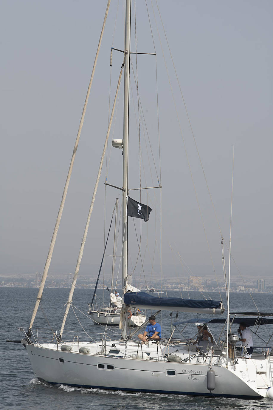 Fotos: Medio centenar de veleros salen a navegar unidos en defensa de una voz propia para el Mar Menor