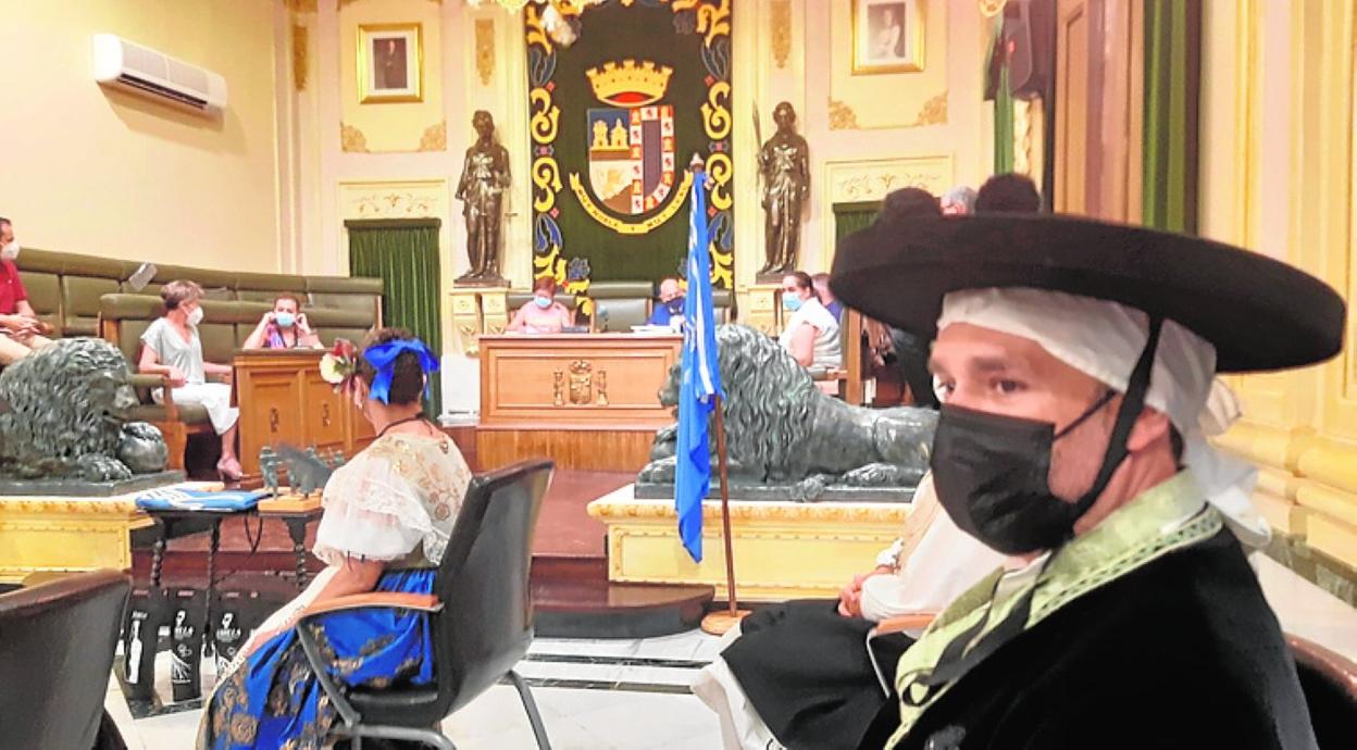 Acto de recepción de los grupos folclóricos en Jumilla, ayer. 