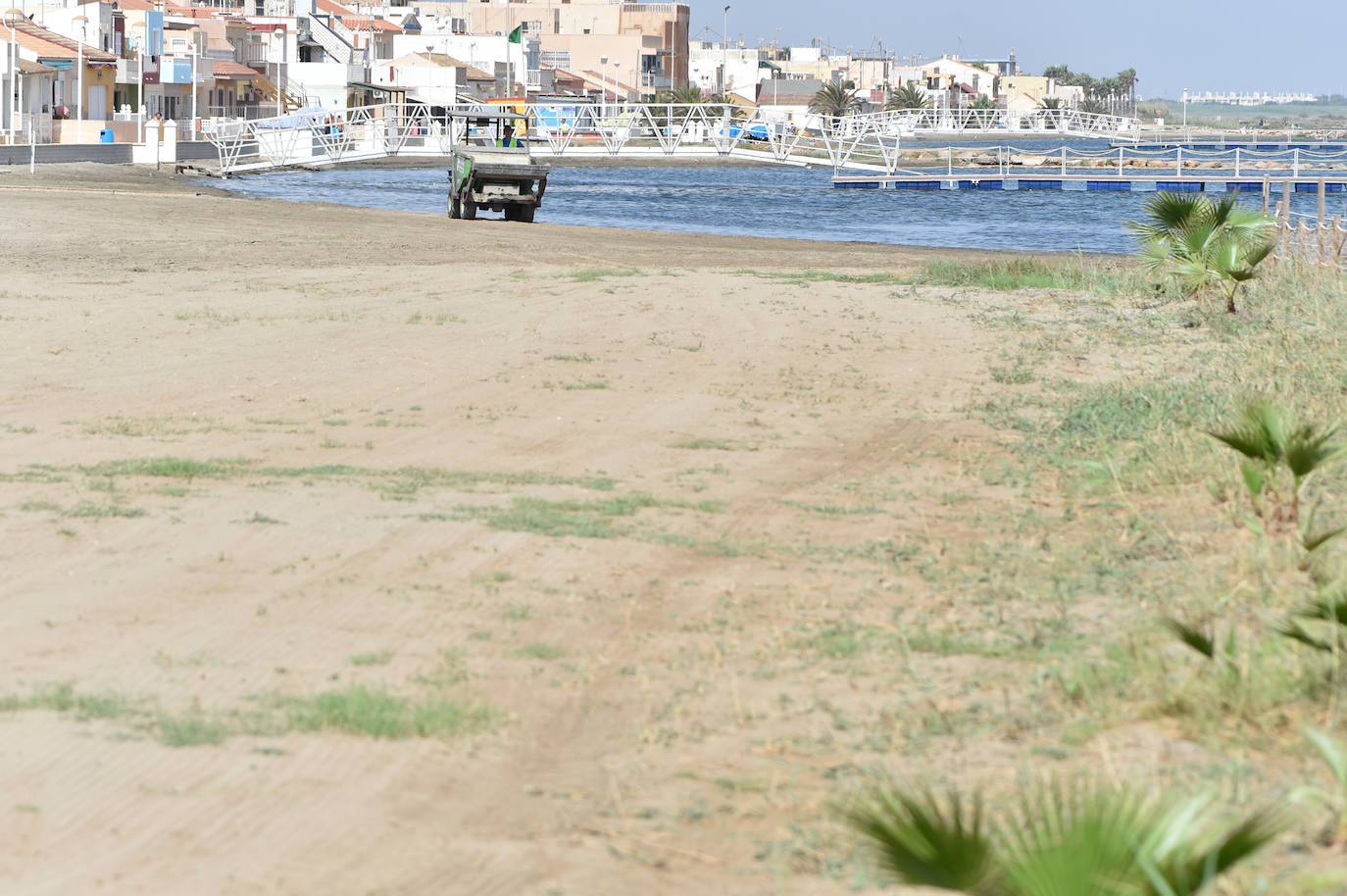 Fotos: Vecinos y turistas, «de luto» por la crisis del Mar Menor