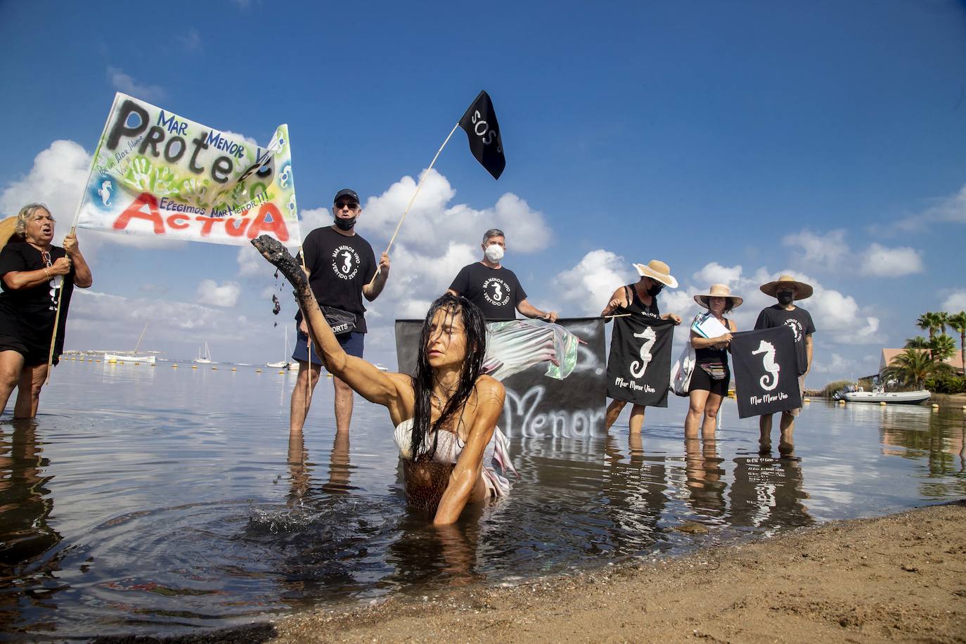 Fotos: Nueva protesta reivindicativa por el «ecocidio» del Mar Menor