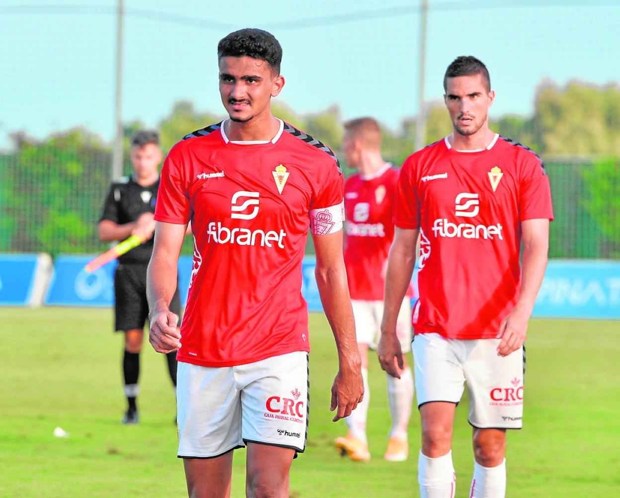 Youness, en primer plano, el pasado miércoles, en el duelo ante el Hércules. 