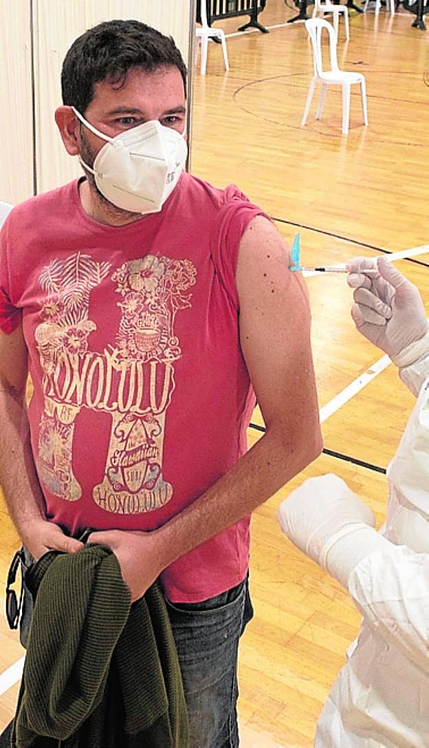 Vacunación de docentes en Cartagena, en una imagen de archivo. 