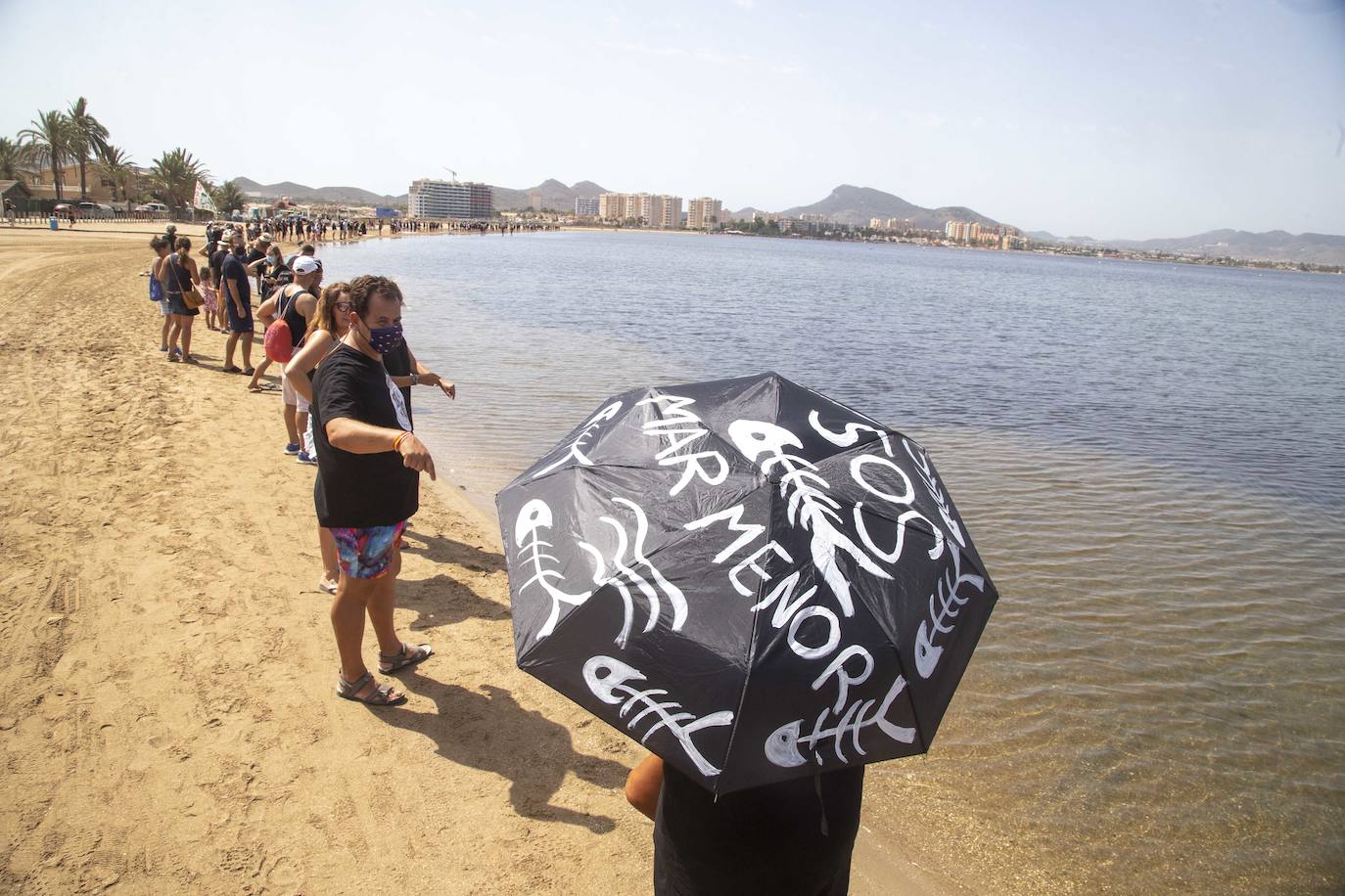 Fotos: Protesta en la Playa de los Alemanes en defensa del Mar Menor