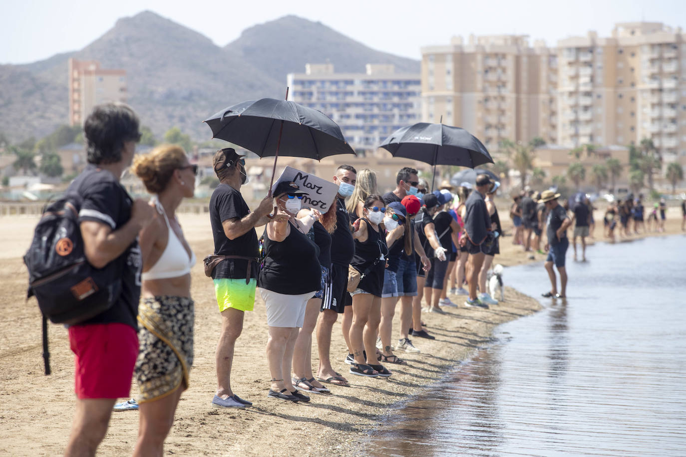 Fotos: Protesta en la Playa de los Alemanes en defensa del Mar Menor