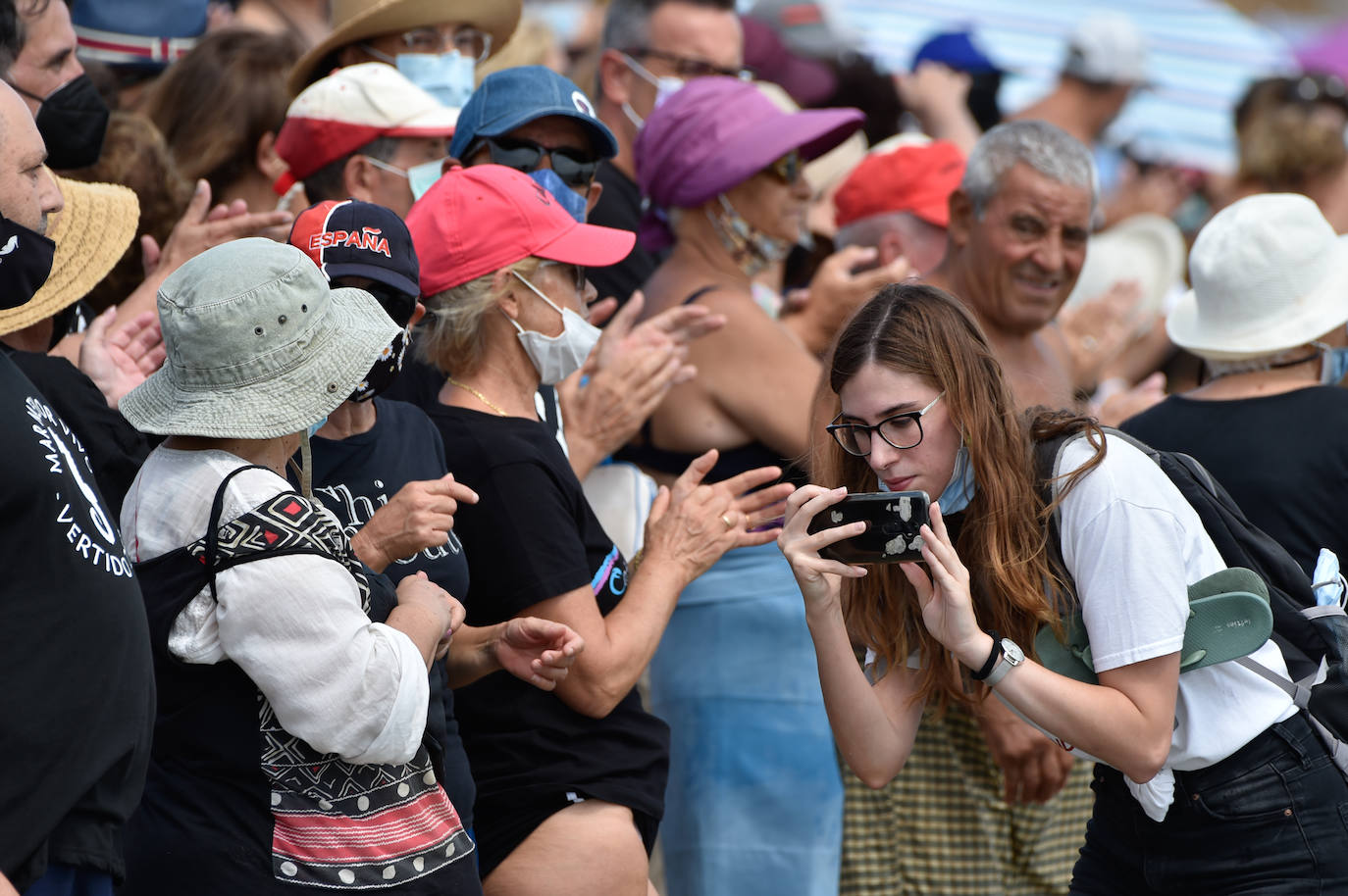 Fotos: La cadena humana en defensa de la laguna salada, en imágenes