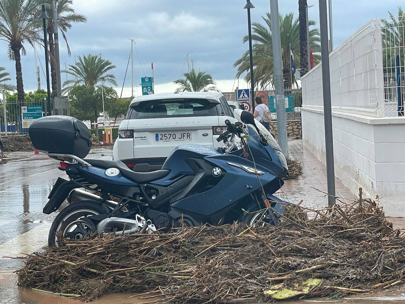 Fotos: La lluvia torrencial desborda calles y ramblas en Águilas