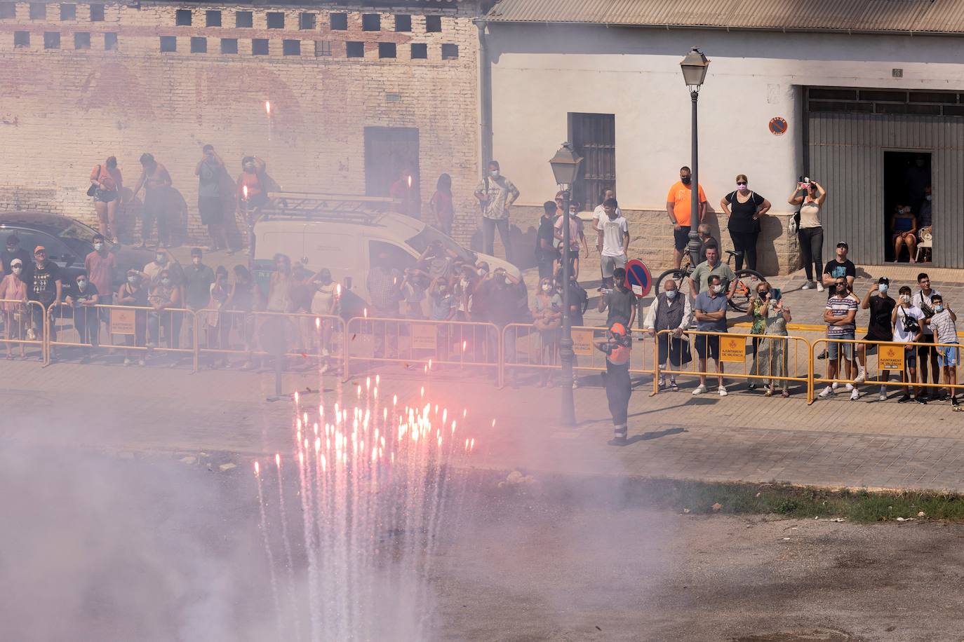 Fotos: Así han sido las atípicas Fallas de Valencia con mascarillas y abanicos