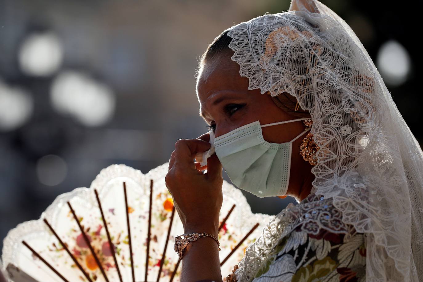 Fotos: Así han sido las atípicas Fallas de Valencia con mascarillas y abanicos