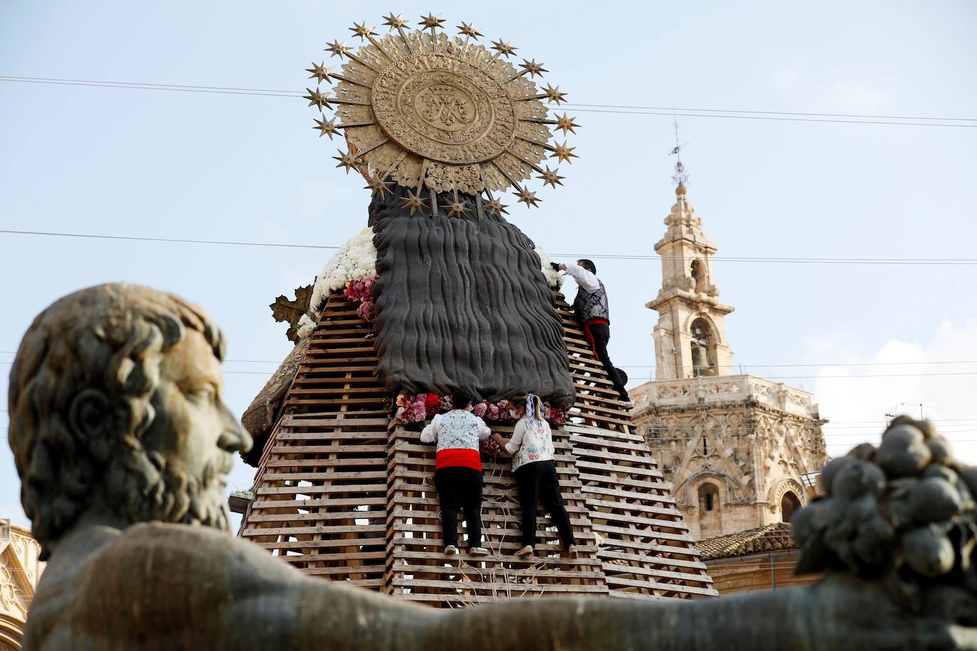 Fotos: Así han sido las atípicas Fallas de Valencia con mascarillas y abanicos