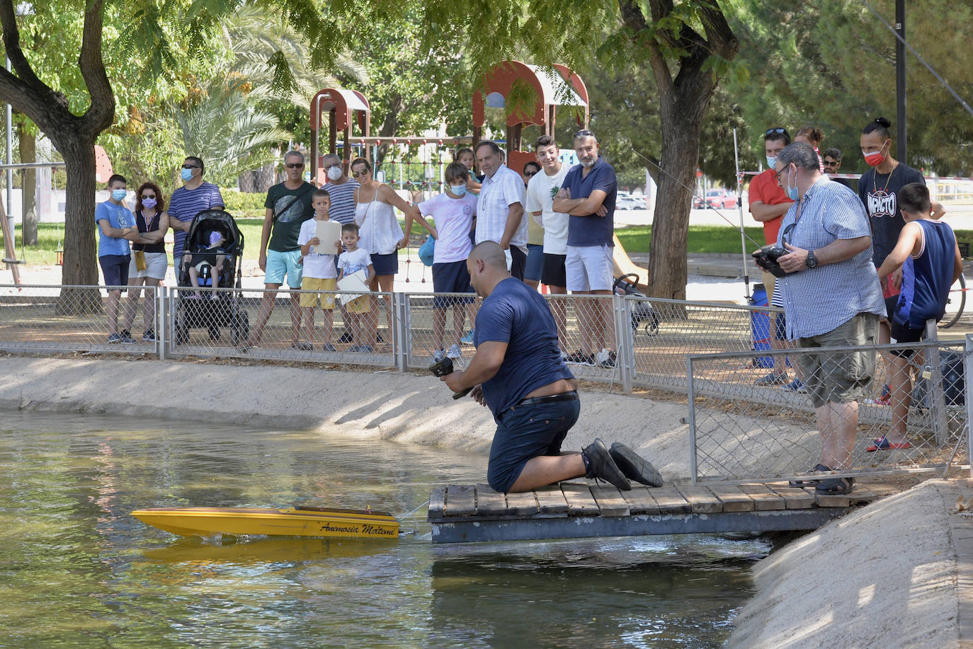Fotos: Modelismo naval para chicos y grandes en El Carmen