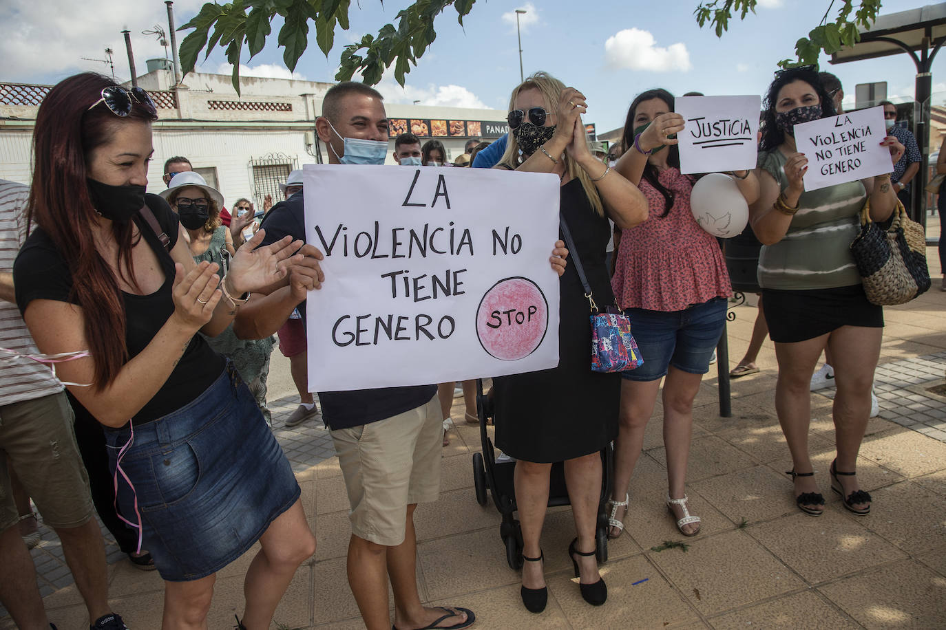 Fotos: Casi 300 personas piden «justicia» en Cartagena por la muerte de Juanma