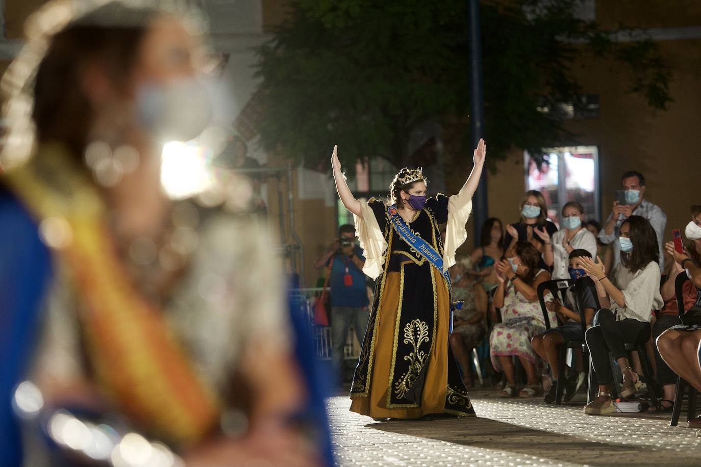 Fotos: Moros y Cristianos recupera el esplendor de sus ballets y abanderadas