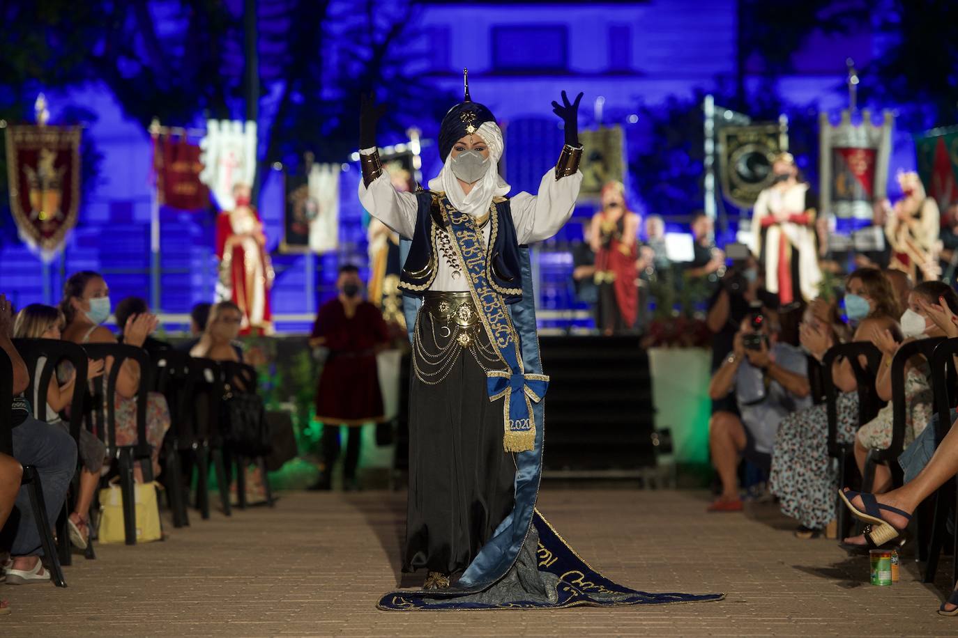 Fotos: Moros y Cristianos recupera el esplendor de sus ballets y abanderadas