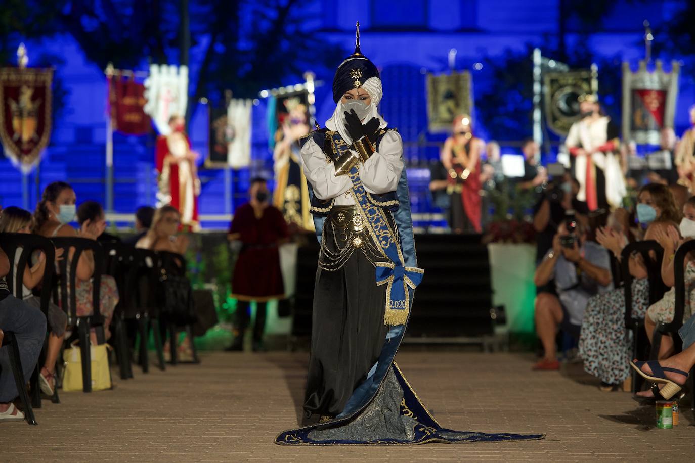 Fotos: Moros y Cristianos recupera el esplendor de sus ballets y abanderadas