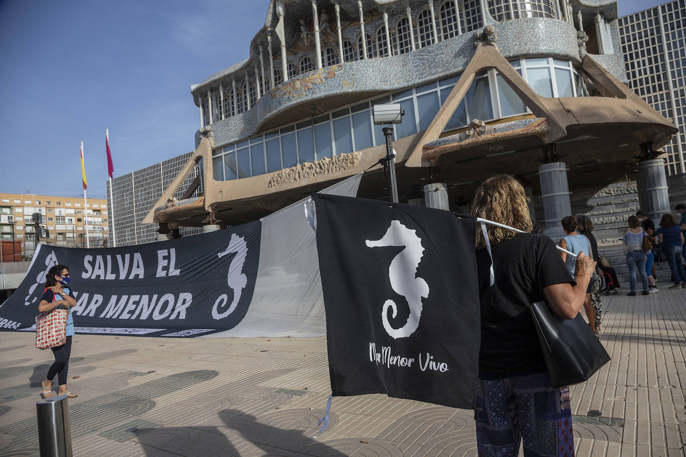 Fotos: La plataforma de la ILP del Mar Menor busca 175.000 firmas más