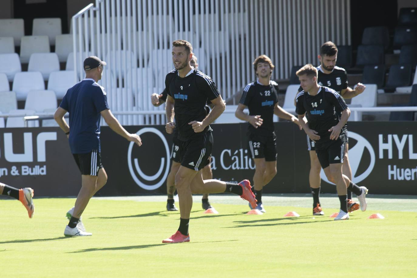 Fotos: Okazaki ya entrena con el Efesé