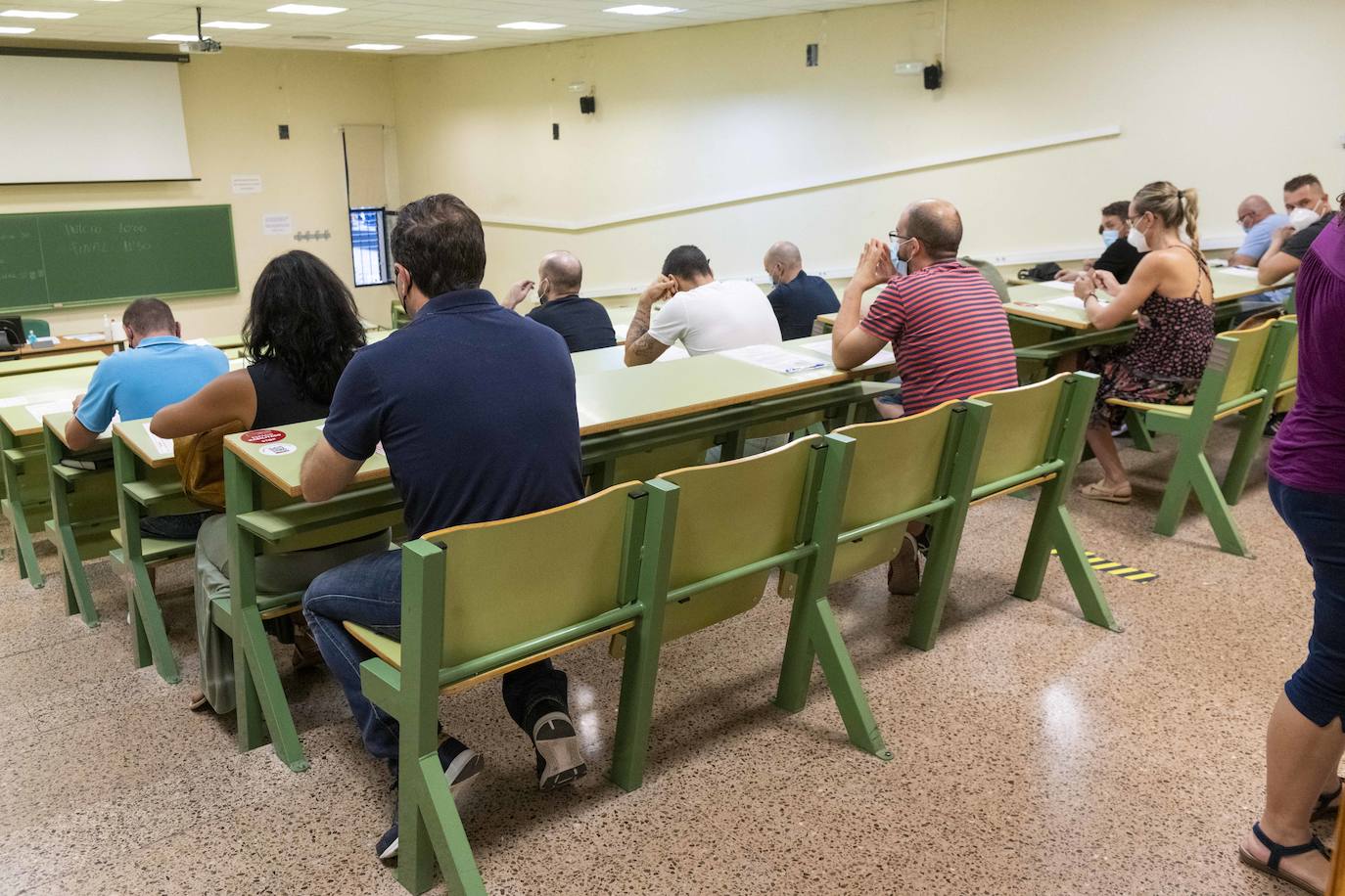 Fotos: Correos celebra este domingo las pruebas de examen para cubrir 68 puestos fijos en la Región de Murcia