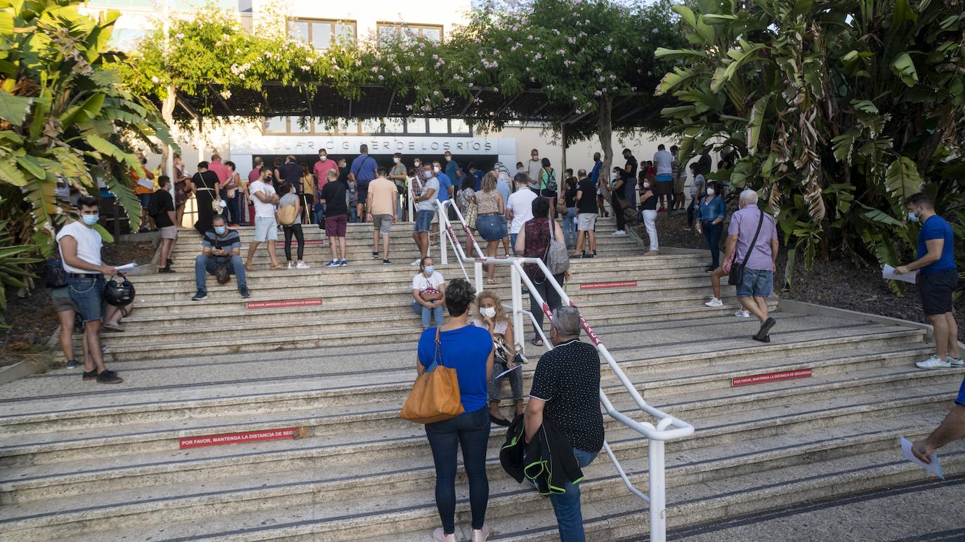 Fotos: Correos celebra este domingo las pruebas de examen para cubrir 68 puestos fijos en la Región de Murcia