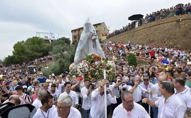 Premonitorio. En septiembre de 2019 llegó la Morenica también cubierta de plásticos. Fue la última romería. 