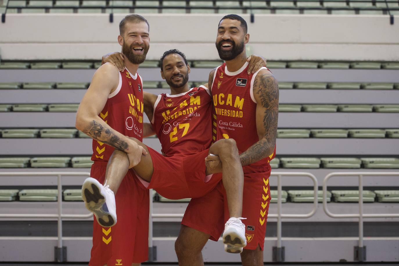 Fotos: Los jugadores del UCAM CB posan en el &#039;Media Day&#039;
