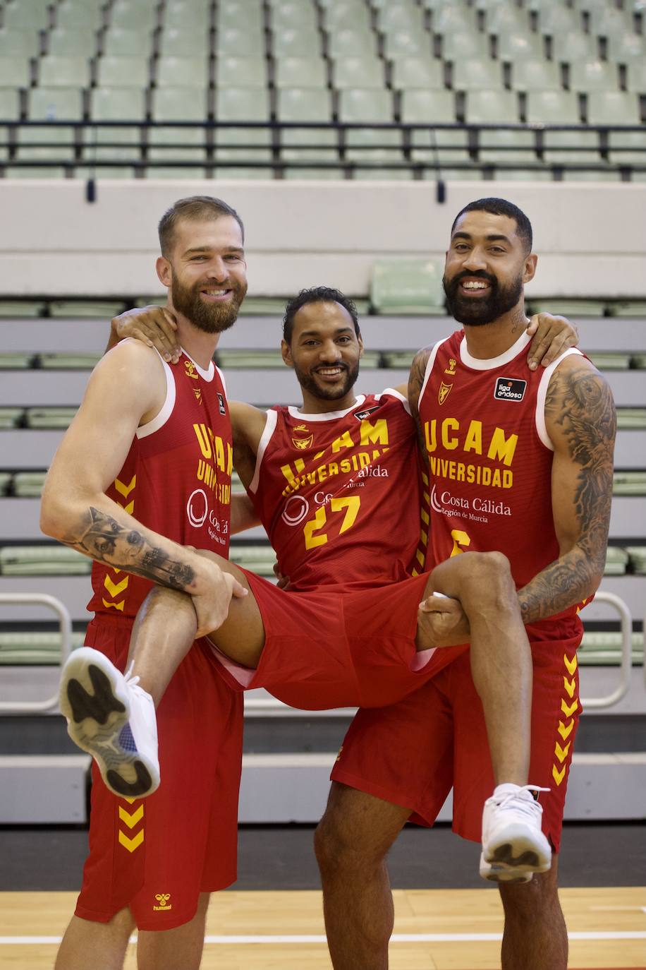 Fotos: Los jugadores del UCAM CB posan en el &#039;Media Day&#039;