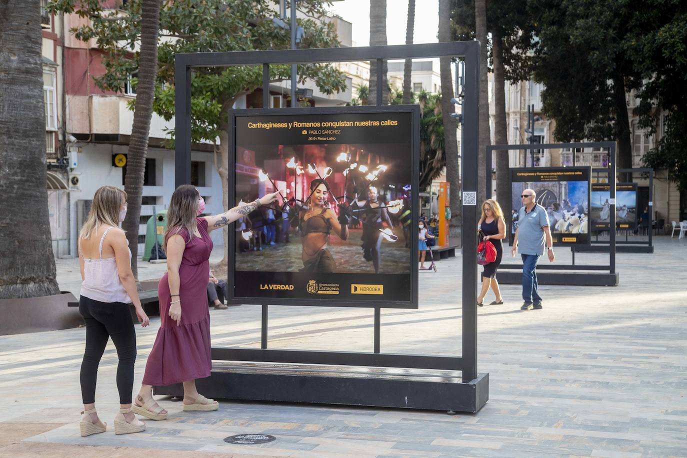 Fotos: Las fiestas de Cartagena se retratan en la calle