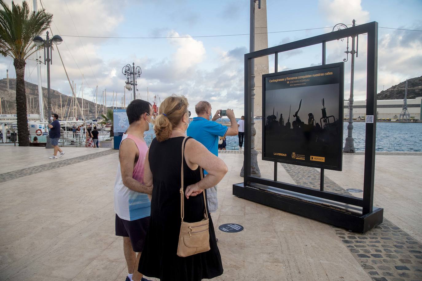 Fotos: Las fiestas de Cartagena se retratan en la calle