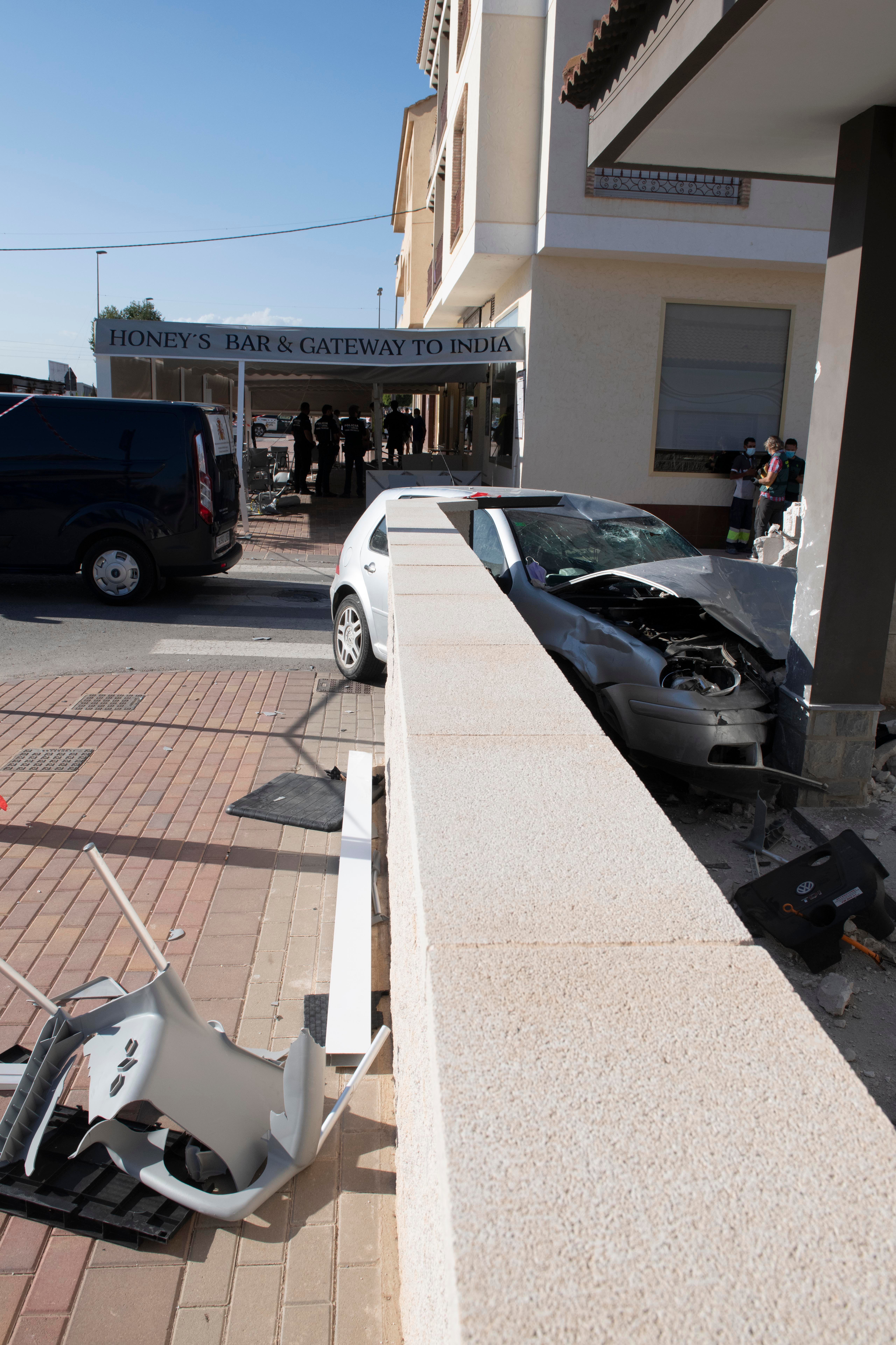 Fotos: Dos muertos en un atropello múltiple en la terraza de un bar de Torre Pacheco