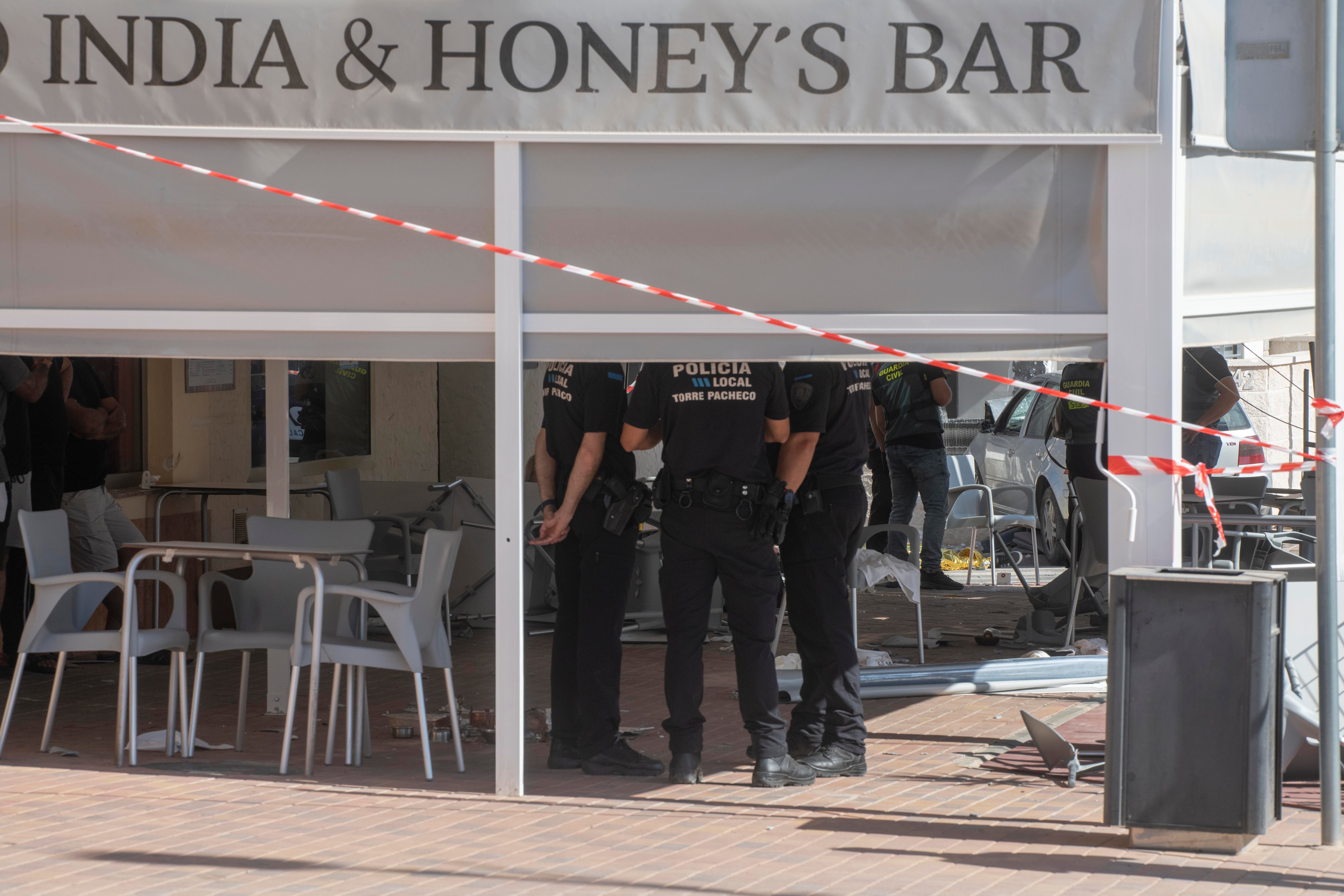 Fotos: Dos muertos en un atropello múltiple en la terraza de un bar de Torre Pacheco