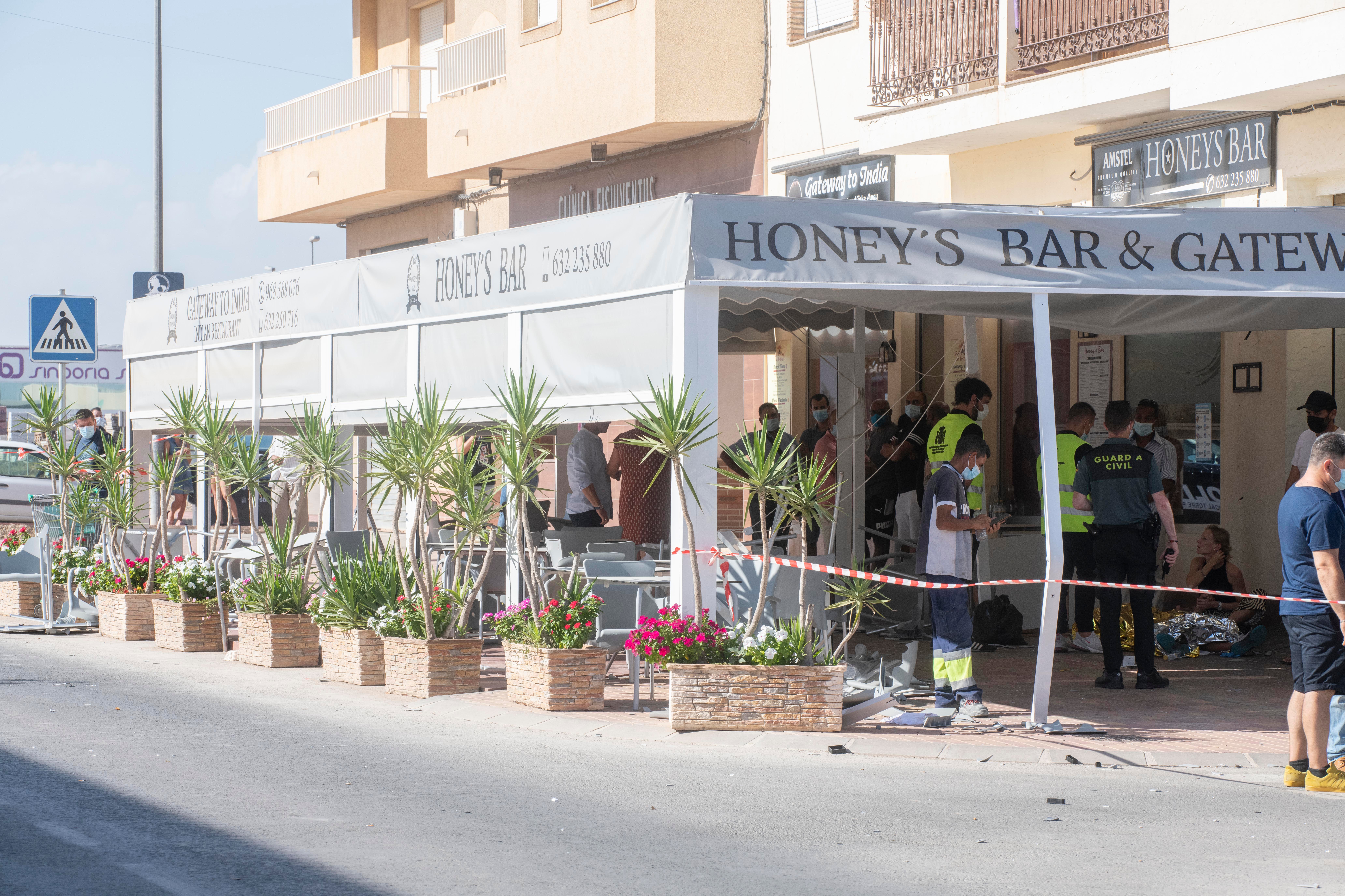 Fotos: Dos muertos en un atropello múltiple en la terraza de un bar de Torre Pacheco