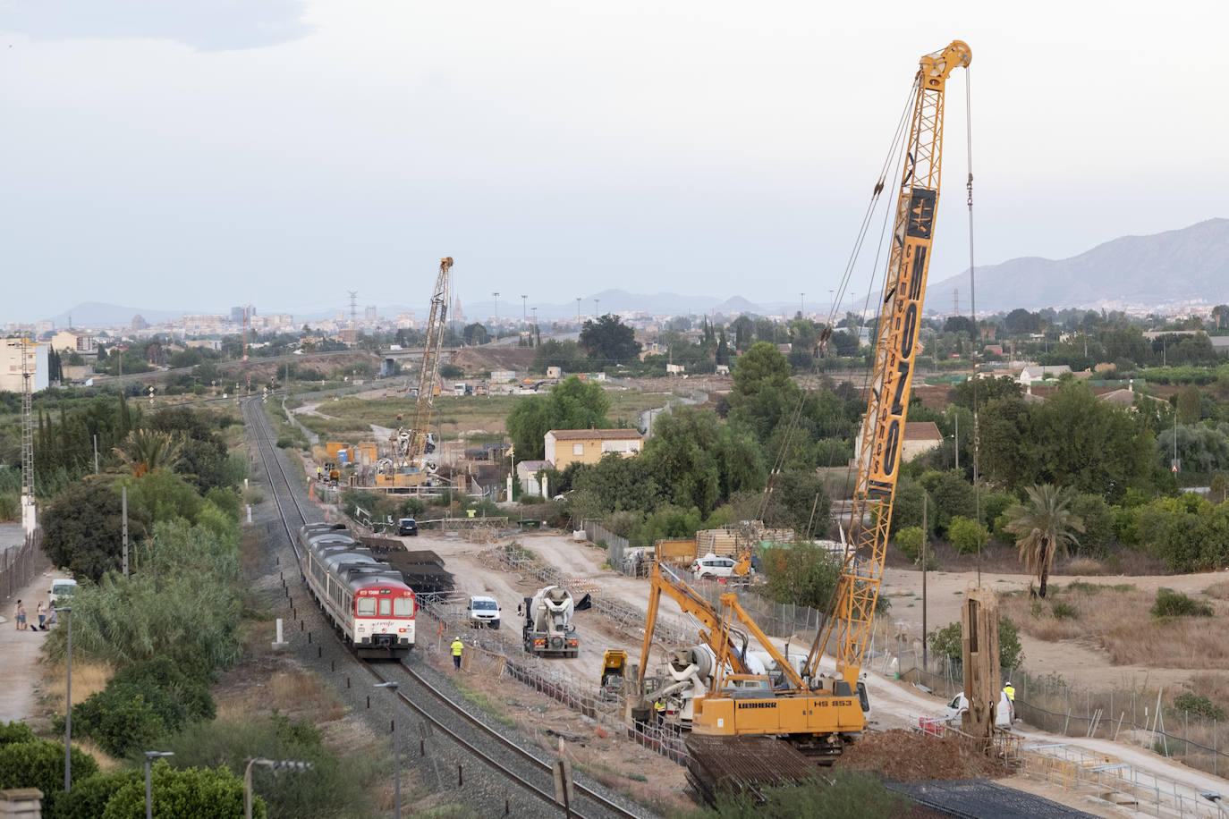 Fotos: Alcantarilla también rechaza el cierre del servicio de Cercanías