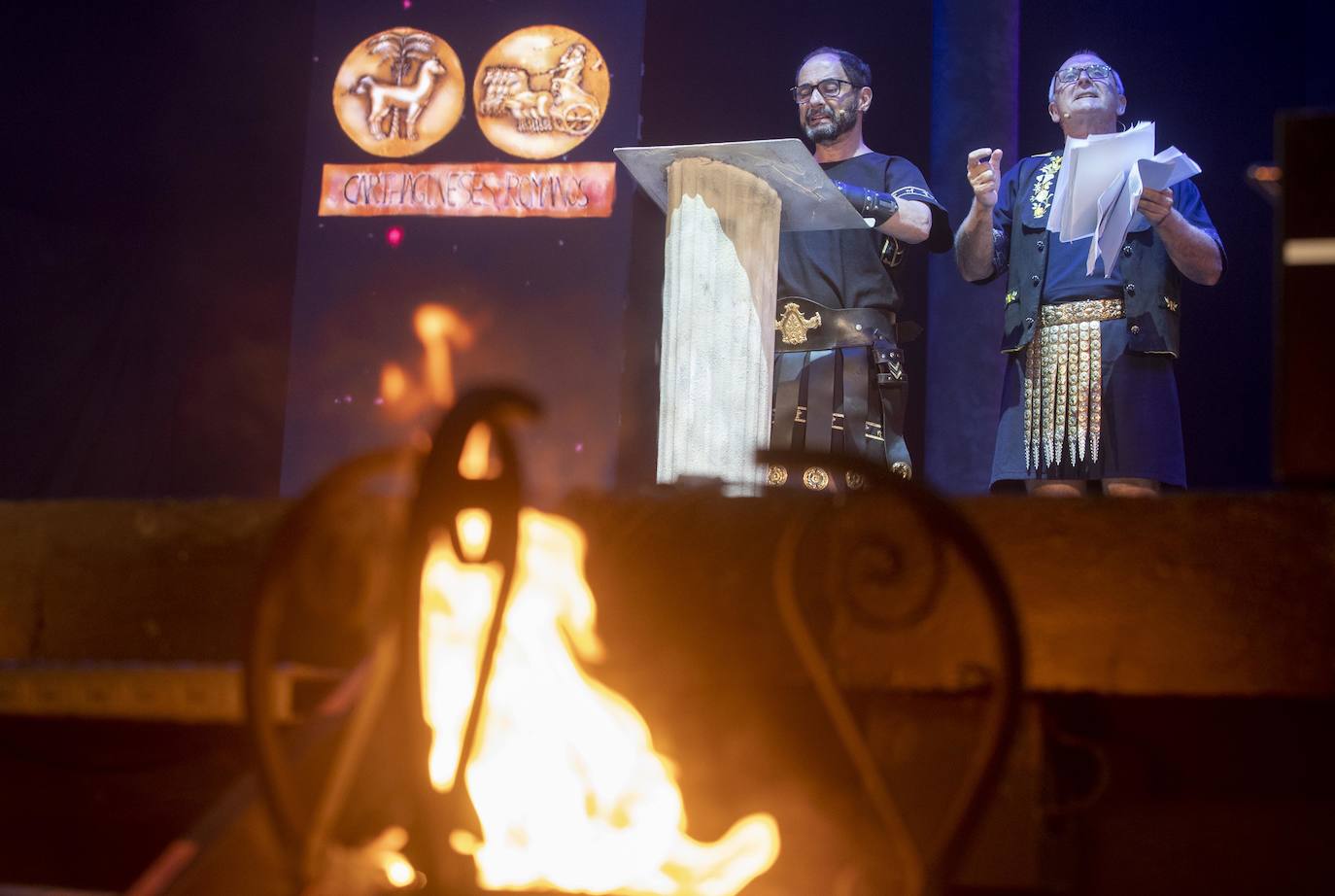 Fotos: Encendido del Fuego Sagrado y pregón de las Fiestas de Carthagineses y Romanos