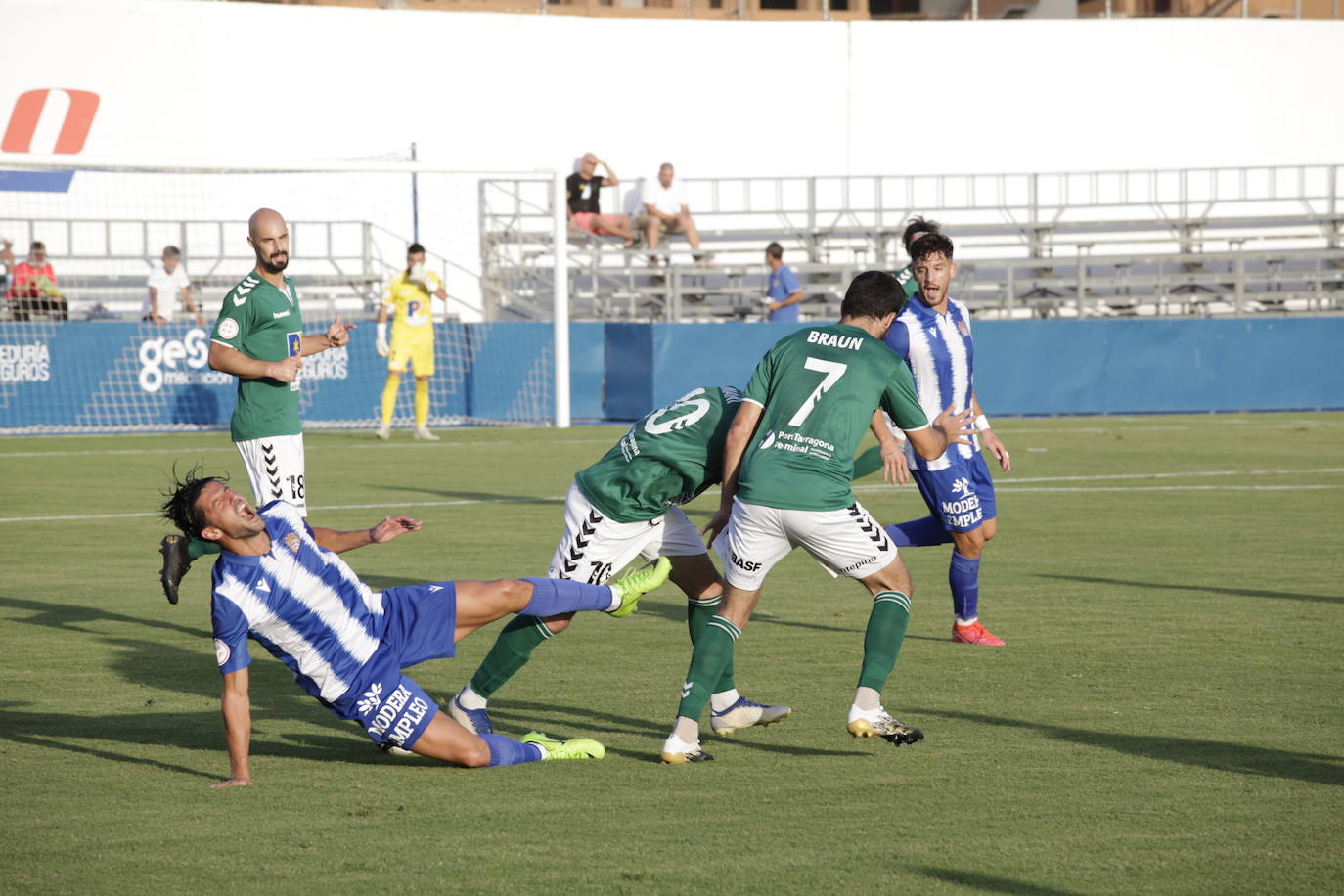 Jugadores del Águilas FC celebrando uno de los goles. 
